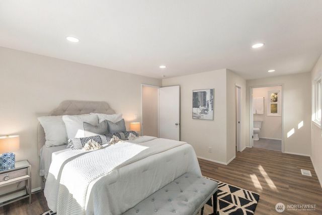 7011 165th Place SW, Edmonds, WA 98026