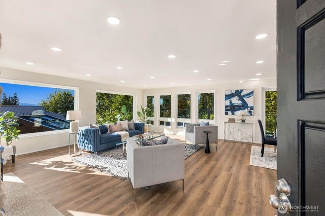 7011 165th Place SW, Edmonds, WA 98026