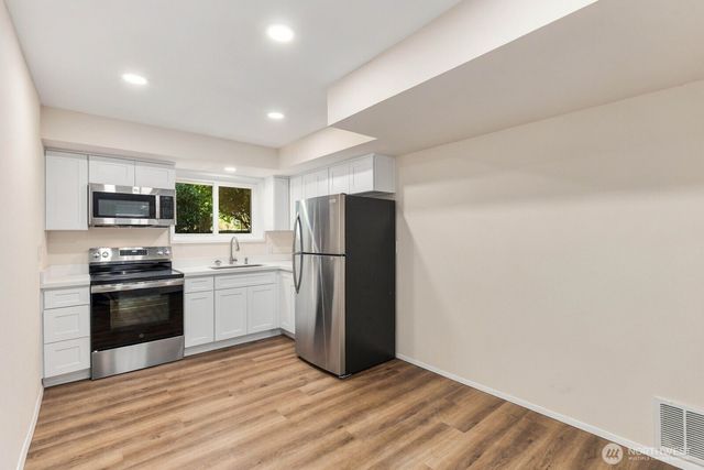 7011 165th Place SW, Edmonds, WA 98026