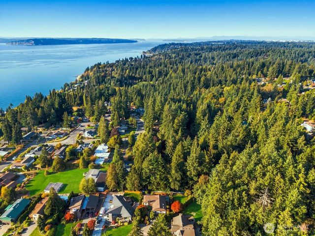 7011 165th Place SW, Edmonds, WA 98026
