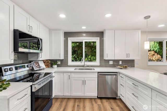 7011 165th Place SW, Edmonds, WA 98026