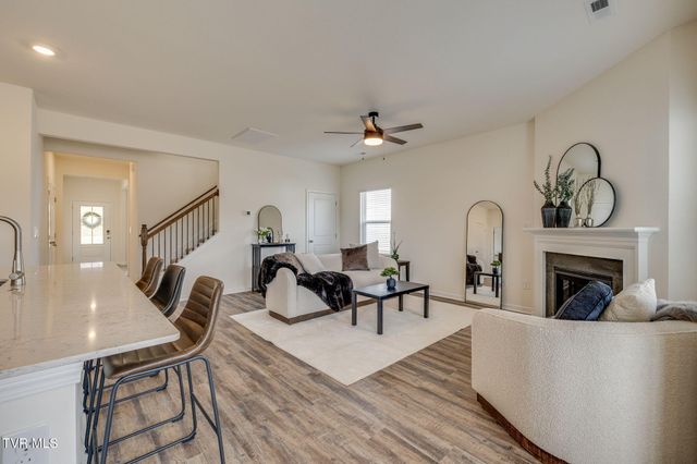 180 Tanasqui Drive, Johnson City, TN 37604