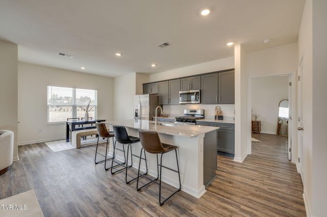 180 Tanasqui Drive, Johnson City, TN 37604