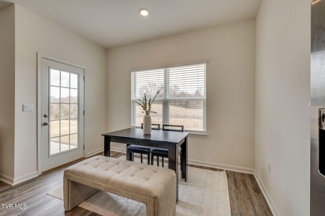 180 Tanasqui Drive, Johnson City, TN 37604