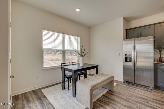 180 Tanasqui Drive, Johnson City, TN 37604