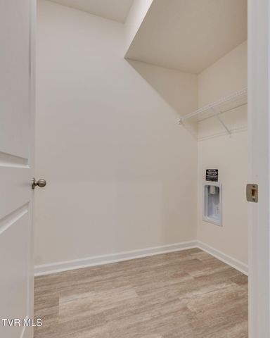 180 Tanasqui Drive, Johnson City, TN 37604