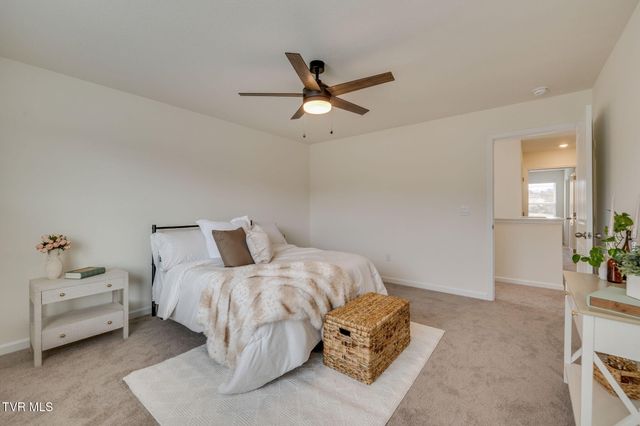 180 Tanasqui Drive, Johnson City, TN 37604