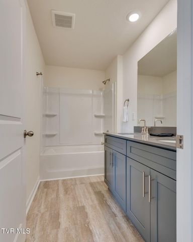 180 Tanasqui Drive, Johnson City, TN 37604