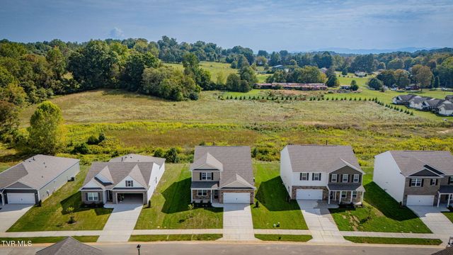 180 Tanasqui Drive, Johnson City, TN 37604