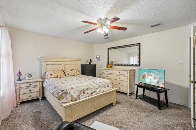 659 Pondview Drive, Cedar Hill, TX 75104
