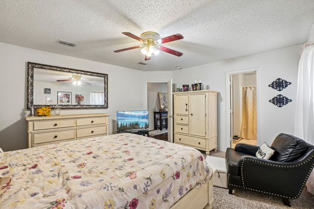 659 Pondview Drive, Cedar Hill, TX 75104