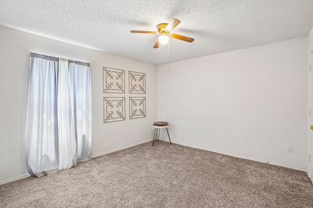 659 Pondview Drive, Cedar Hill, TX 75104