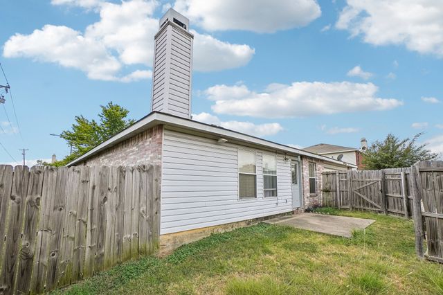 659 Pondview Drive, Cedar Hill, TX 75104
