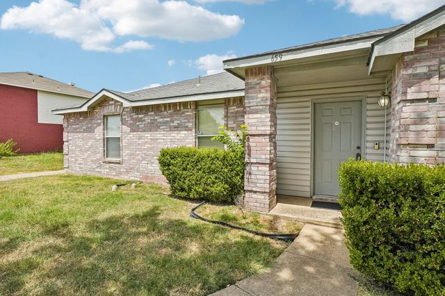 659 Pondview Drive, Cedar Hill, TX 75104