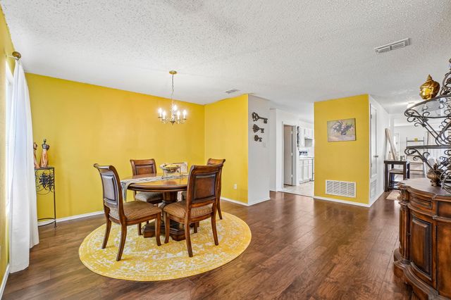 659 Pondview Drive, Cedar Hill, TX 75104
