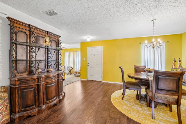 659 Pondview Drive, Cedar Hill, TX 75104