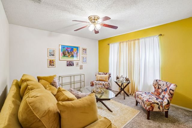 659 Pondview Drive, Cedar Hill, TX 75104