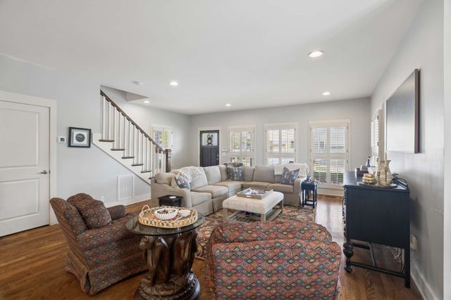 302 Sylvan Park Ln, Nashville, TN 37209