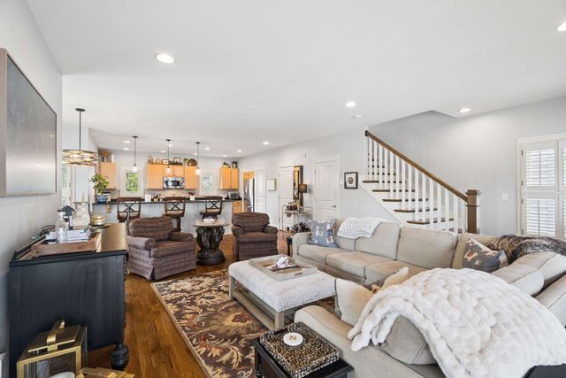 302 Sylvan Park Ln, Nashville, TN 37209