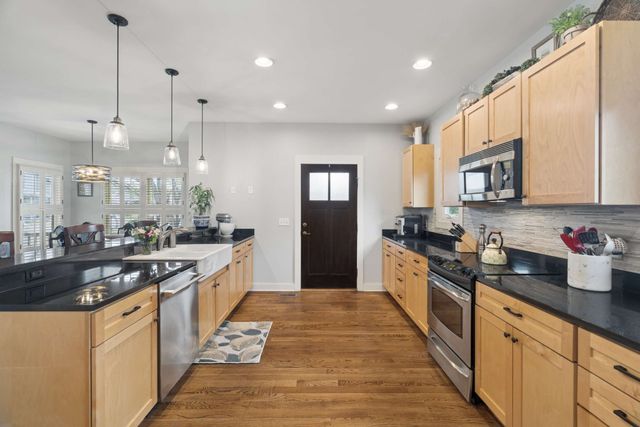 302 Sylvan Park Ln, Nashville, TN 37209