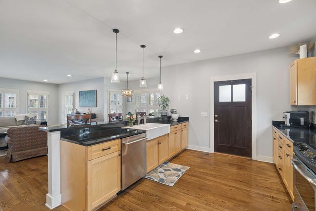 302 Sylvan Park Ln, Nashville, TN 37209