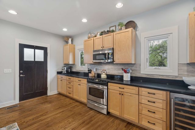 302 Sylvan Park Ln, Nashville, TN 37209