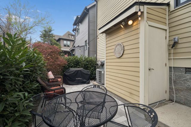 302 Sylvan Park Ln, Nashville, TN 37209