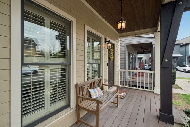 302 Sylvan Park Ln, Nashville, TN 37209