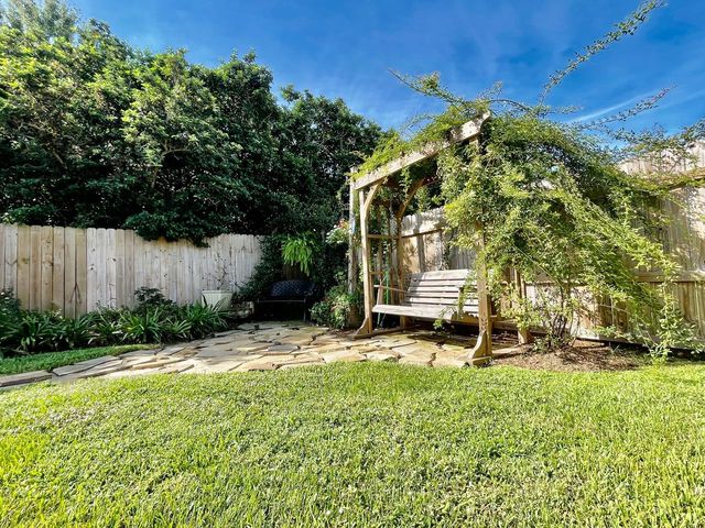 169 Tigerlily Dr, Houma, LA 70360