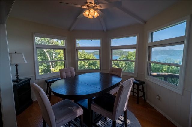 172 N Bluff Road, Eureka Springs, AR 72631