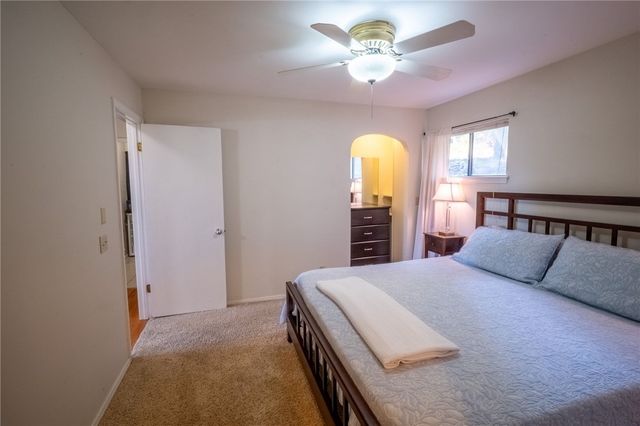 172 N Bluff Road, Eureka Springs, AR 72631