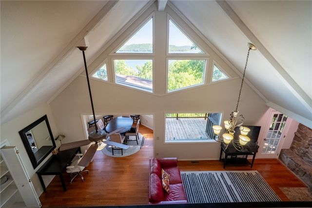 172 N Bluff Road, Eureka Springs, AR 72631