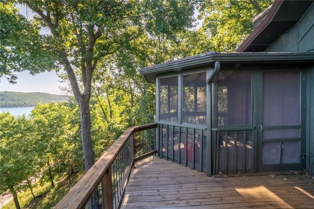 172 N Bluff Road, Eureka Springs, AR 72631