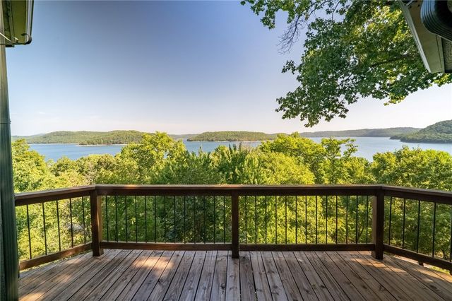 172 N Bluff Road, Eureka Springs, AR 72631