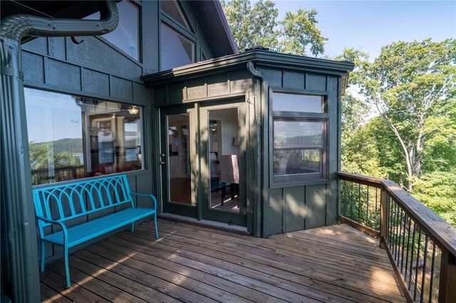 172 N Bluff Road, Eureka Springs, AR 72631