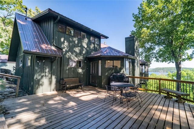 172 N Bluff Road, Eureka Springs, AR 72631