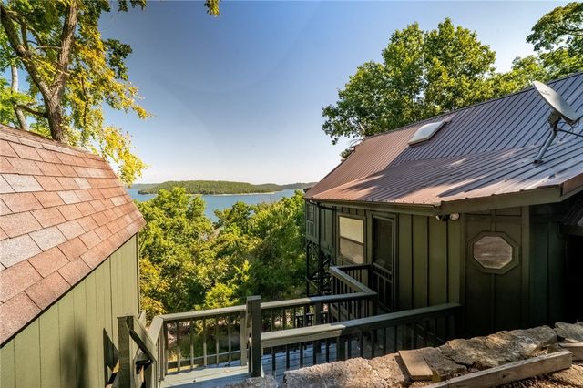 172 N Bluff Road, Eureka Springs, AR 72631