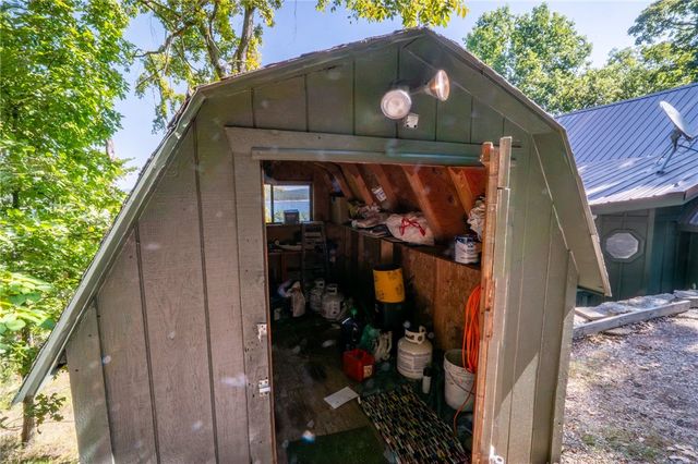 172 N Bluff Road, Eureka Springs, AR 72631