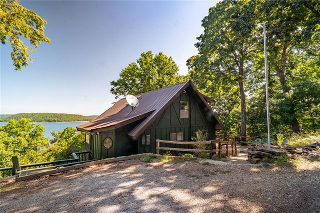 172 N Bluff Road, Eureka Springs, AR 72631
