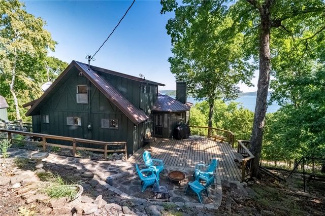172 N Bluff Road, Eureka Springs, AR 72631