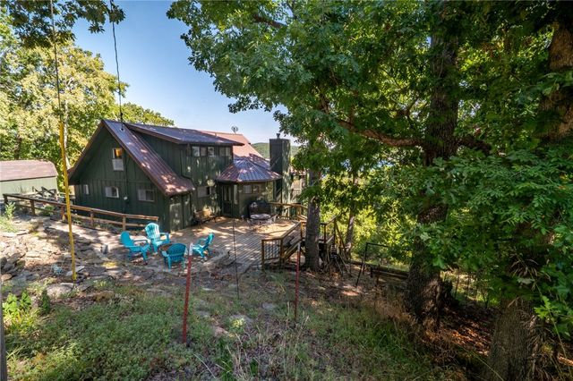 172 N Bluff Road, Eureka Springs, AR 72631