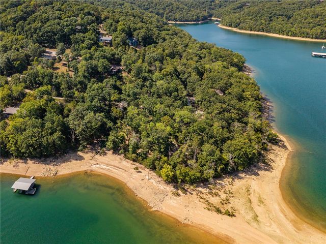 172 N Bluff Road, Eureka Springs, AR 72631