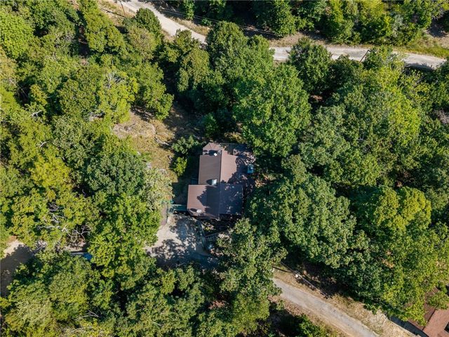 172 N Bluff Road, Eureka Springs, AR 72631