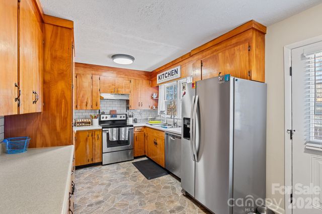 1348 Jenkins Valley Road, Alexander, NC 28701