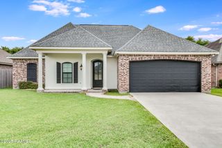 307 Oak Hill Lane, Youngsville, LA 70592