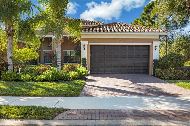 13315 Silktail DR, Naples, FL 34109
