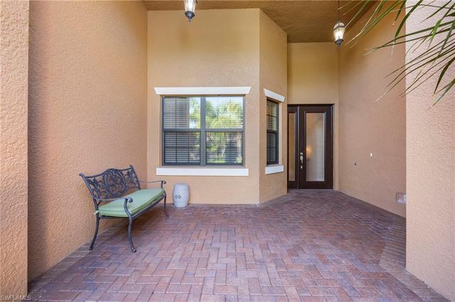 13315 Silktail DR, Naples, FL 34109