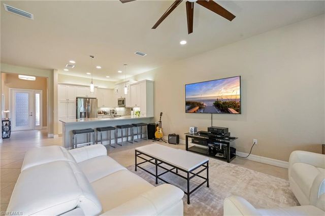 13315 Silktail DR, Naples, FL 34109