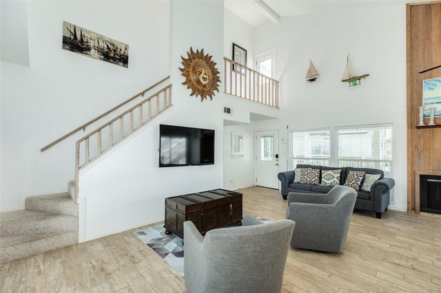 13827 Pirates Beach Boulevard, Galveston, TX 77554