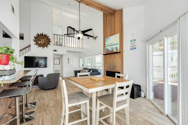 13827 Pirates Beach Boulevard, Galveston, TX 77554